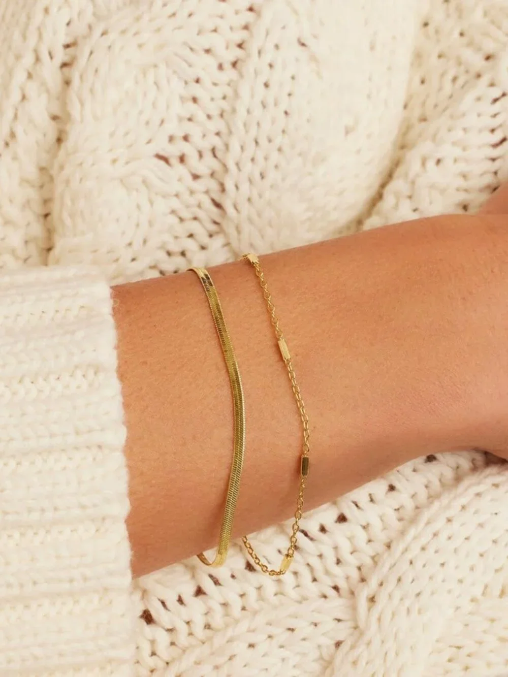 Dainty 18K Gold Plated Bracelet - Minimalist Chain with Bar Accents - Secure